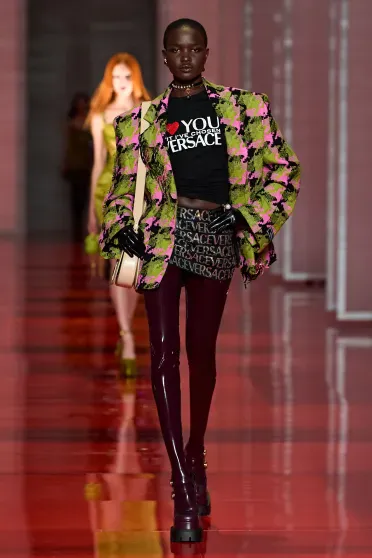 Versace Fall/Winter 2022-2023, Prêt-à-Porter | Ready-to-Wear Versace Fall/Winter 2022-2023, Prêt-à-Porter | Ready-to-Wear