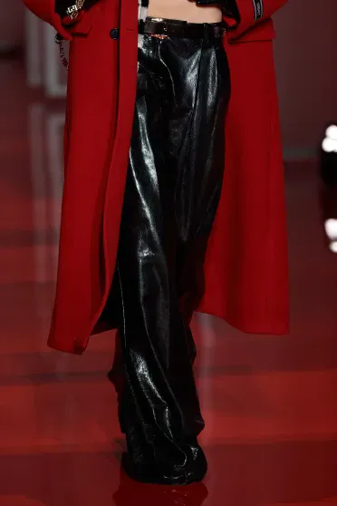 Versace Fall/Winter 2022-2023, Prêt-à-Porter | Ready-to-Wear Versace Fall/Winter 2022-2023, Prêt-à-Porter | Ready-to-Wear
