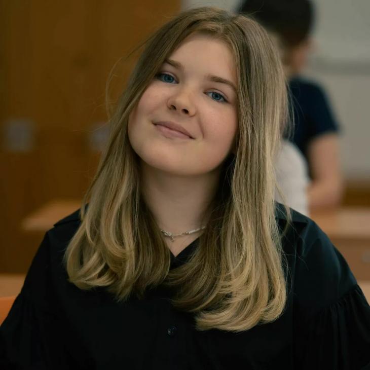 Елена Подкаминская проводила дочерей Полину и Еву в школу
Елена Подкаминская проводила дочерей Полину и Еву в школу