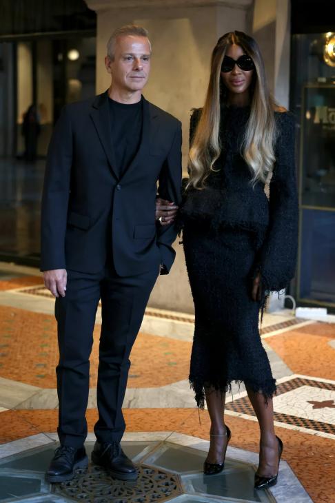 
                Дженнифер Лопес, Донаталла Версаче, Дакота Джонсон: гости шоу Vogue World: Milano            