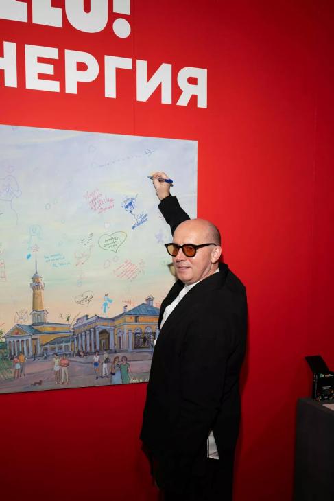 
                Сергей Бурунов, Татьяна Куртукова и другие звёзды на открытии II осенней ярмарки &laquo;Арт Россия&raquo;            
