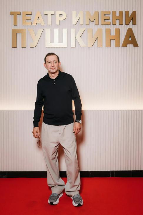 Елизавета Боярская, Виктория Исакова, Константин Хабенский на премьере спектакля «Опера нищих» в Театре Пушкина
Елизавета Боярская, Виктория Исакова, Константин Хабенский на премьере спектакля «Опера нищих» в Театре Пушкина