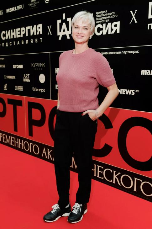 
                Сергей Бурунов, Татьяна Куртукова и другие звёзды на открытии II осенней ярмарки &laquo;Арт Россия&raquo;            