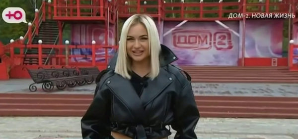 Элина Рахимова выясняет, кто назвал её бестолковой