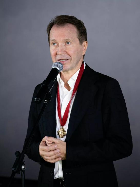 Евгений Миронов представил во Владивостоке сериал «Арсеньев»
Евгений Миронов представил во Владивостоке сериал «Арсеньев»