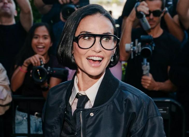 Деми Мур, Наоми Уоттс и другие селебрити на показе новой коллекции Thom Browne
Деми Мур, Наоми Уоттс и другие селебрити на показе новой коллекции Thom Browne