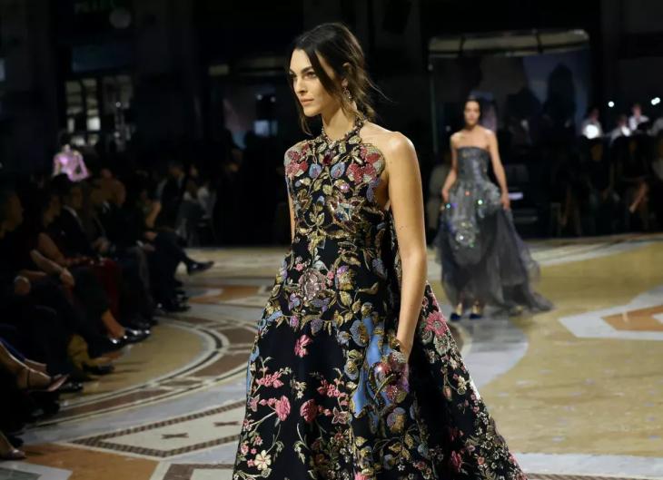 
                Дженнифер Лопес, Донаталла Версаче, Дакота Джонсон: гости шоу Vogue World: Milano            