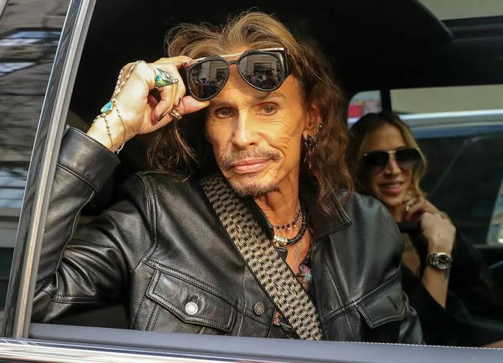 Фронтмен Aerosmith Стив Тайлер уверен в своей победе после неожиданного поворота в судебном деле
Фронтмен Aerosmith Стив Тайлер уверен в своей победе после неожиданного поворота в судебном деле