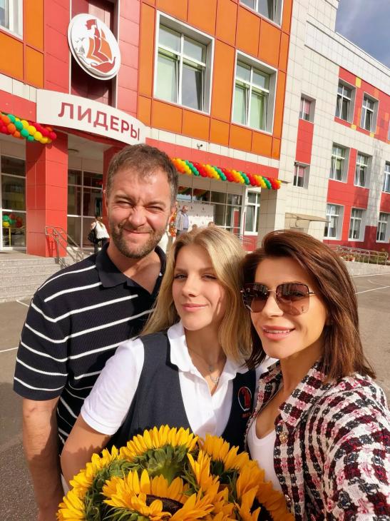 Звёздное 1 сентября: Собчак, Бородина, Рудковская, Плющенко и другие отвели детей в школу
Звёздное 1 сентября: Собчак, Бородина, Рудковская, Плющенко и другие отвели детей в школу