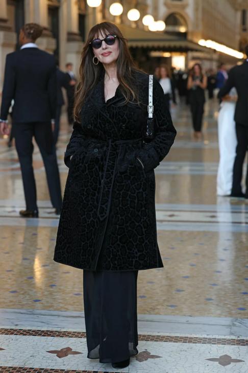 
                Дженнифер Лопес, Донаталла Версаче, Дакота Джонсон: гости шоу Vogue World: Milano            