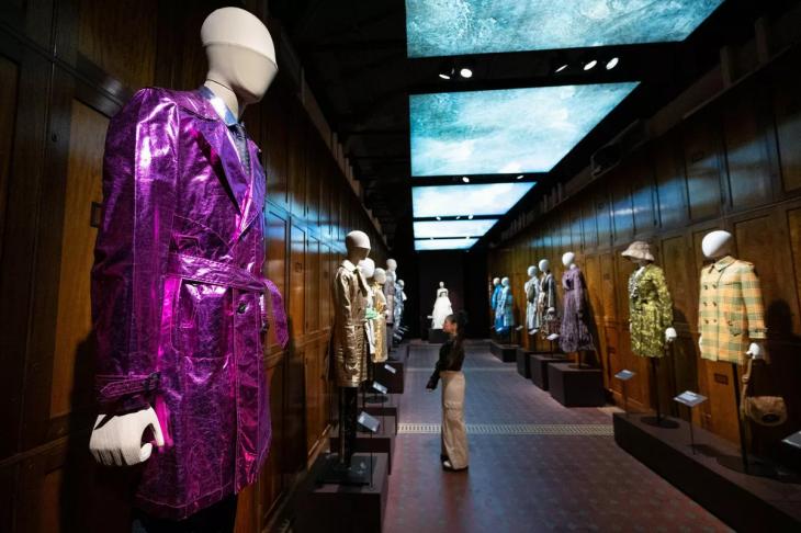 
                Выставка Burberry в музее V&A: история культового тренча            