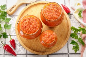 Аджика с яблоками на зиму