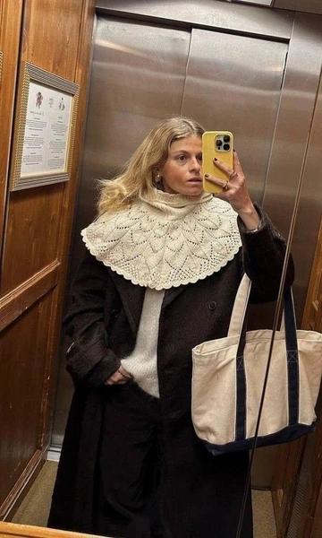 Шерстяной кейп — небанальный аксессуар, за которым охотятся все модницы Шерстяной кейп — небанальный аксессуар, за которым охотятся все модницы