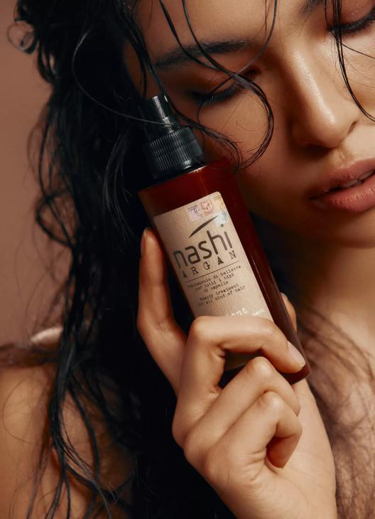 От крема с жидким золотом до парфюма в честь поэзии Руми: дайджест beauty-новостей
От крема с жидким золотом до парфюма в честь поэзии Руми: дайджест beauty-новостей