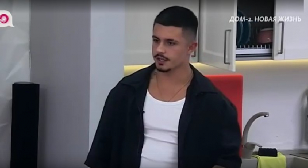 Гуранда рассказал участникам Дома 2 про интим с Рахимовой за периметром Гуранда рассказал участникам Дома 2 про интим с Рахимовой за периметром