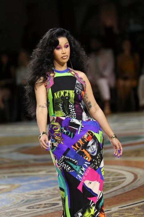 
                Дженнифер Лопес, Донаталла Версаче, Дакота Джонсон: гости шоу Vogue World: Milano            