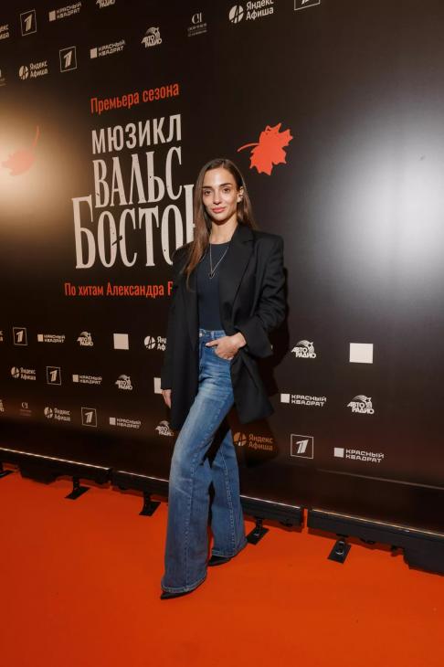 Настасья Самбурская дебютировала в мюзикле «Вальс‑бостон»
Настасья Самбурская дебютировала в мюзикле «Вальс‑бостон»