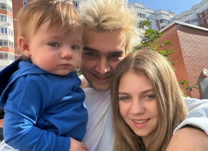 Александра Трусова и Макар Игнатов поделились трогательными снимками с подросшим сыном
Александра Трусова и Макар Игнатов поделились трогательными снимками с подросшим сыном