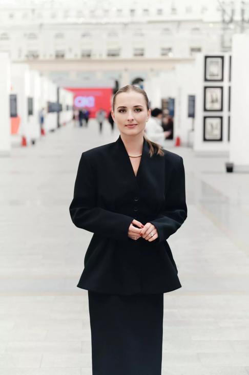 
                Знакомые образы, новые смыслы: почему стоит посетить ярмарку &laquo;Арт Россия&raquo;            
