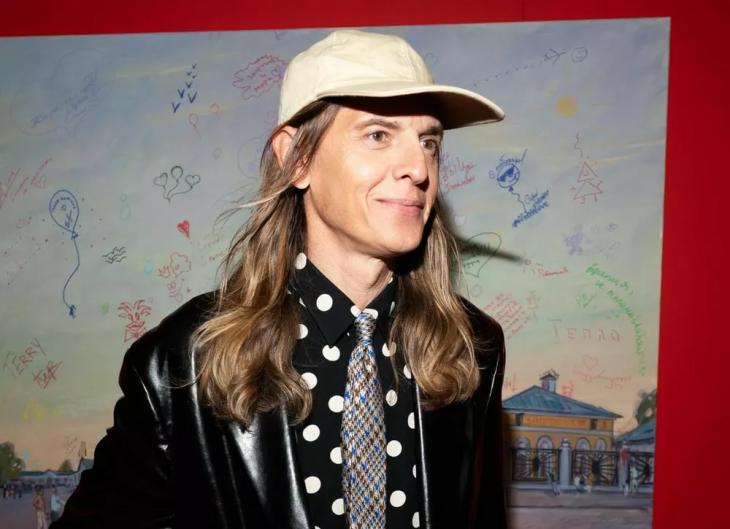 «Я был для советских детей уродцем»: Владислав Лисовец в интервью HELLO! о травле, любви к людям и искусстве
«Я был для советских детей уродцем»: Владислав Лисовец в интервью HELLO! о травле, любви к людям и искусстве