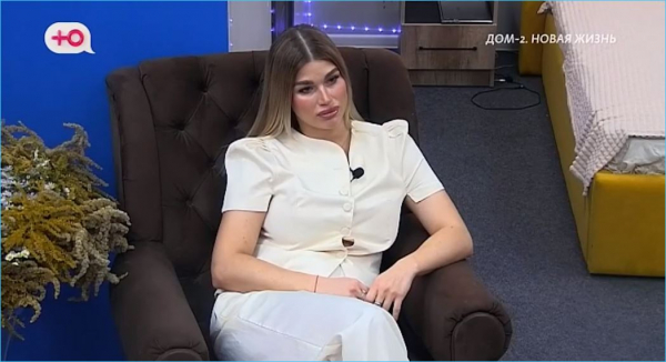 Анастасия Ромашова спекулирует своей беременностью, считают зрители Дома 2