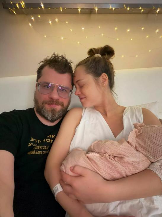 У Гарика Харламова и Катерины Ковальчук родилась дочь: пара раскрыла имя и показала первые фотографии
У Гарика Харламова и Катерины Ковальчук родилась дочь: пара раскрыла имя и показала первые фотографии
