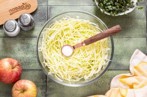 Салат из капусты с яблоками Салат из капусты с яблоками