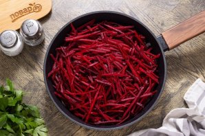 Салат из жареной свеклы Салат из жареной свеклы