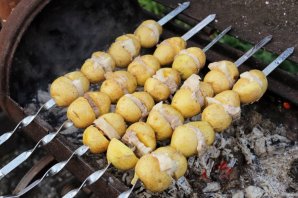 Шашлык из картофеля Шашлык из картофеля