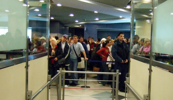 Туристы рассказали о проверках на границе после возвращения в Россию Туристы рассказали о проверках на границе после возвращения в Россию