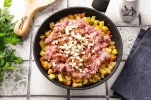 Тыква с фаршем в духовке