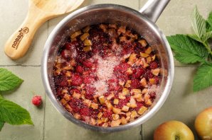 Варенье из яблок и малины Варенье из яблок и малины