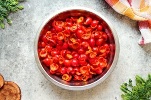 Варенье из шиповника Варенье из шиповника