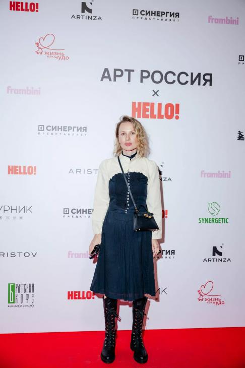 HELLO! объединил звёзд и художников на ярмарке «Арт Россия»
HELLO! объединил звёзд и художников на ярмарке «Арт Россия»