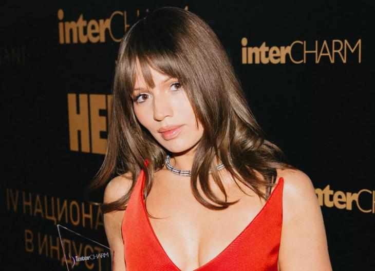 «Я — студентка, денег — нет»: Люся Чеботина рассказала, зачем снова села за парту на пике музыкальной карьеры
«Я — студентка, денег — нет»: Люся Чеботина рассказала, зачем снова села за парту на пике музыкальной карьеры