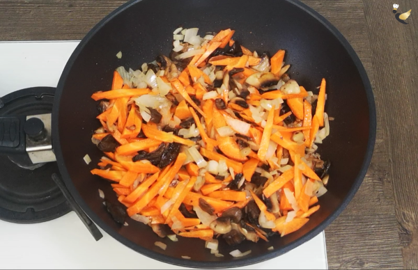 Готовлю капусту &laquo;по-польски&raquo;, получается очень вкусно. Семье понравилось, съели все сразу и остались довольны. Делюсь рецептом