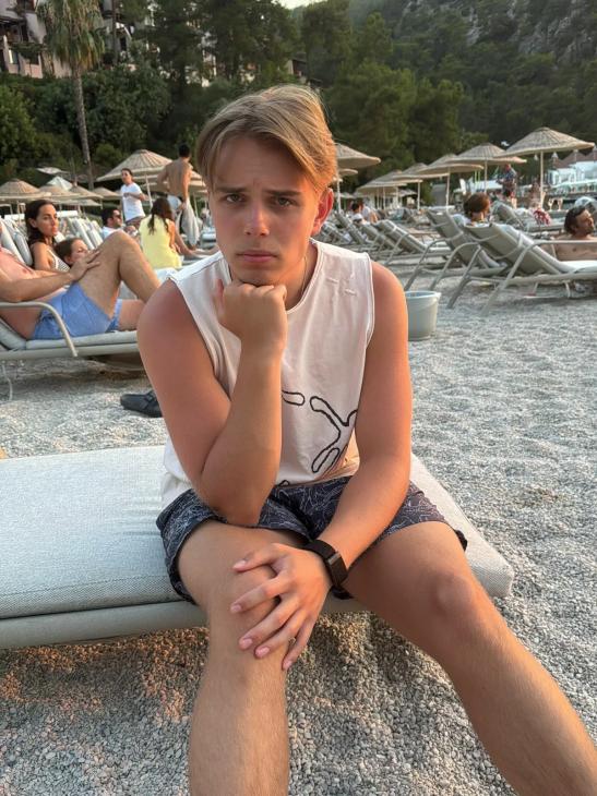Полина Гагарина растрогала поклонников поздравлением сына Андрея с 19‑летием
Полина Гагарина растрогала поклонников поздравлением сына Андрея с 19‑летием
