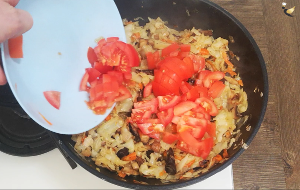 Готовлю капусту &laquo;по-польски&raquo;, получается очень вкусно. Семье понравилось, съели все сразу и остались довольны. Делюсь рецептом