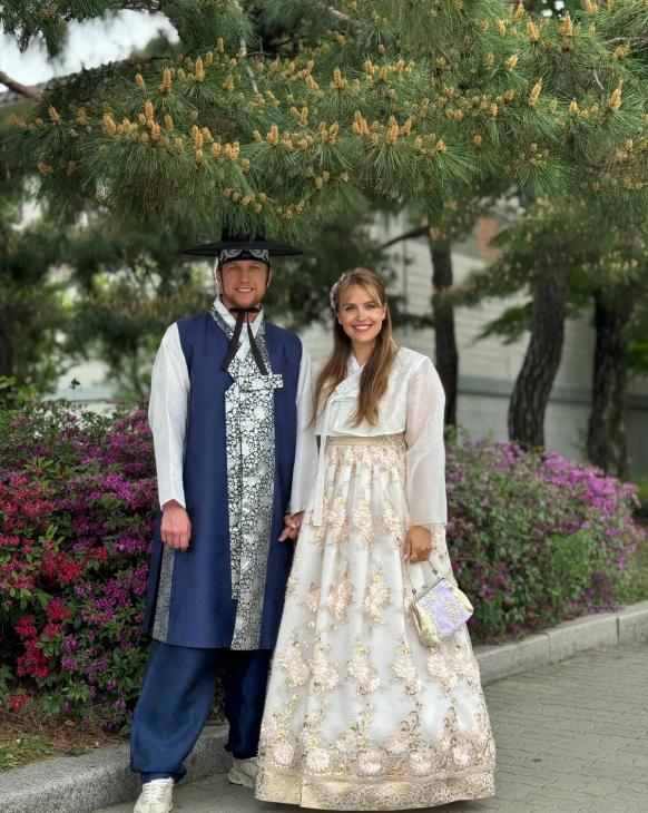 
                Елена Дудина трогательно поздравила мужа Анатолия Руденко с днём рождения: &laquo;Мой самый лучший человек&raquo;            