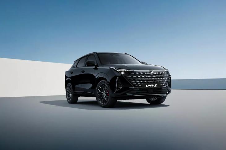 
                Кроссоверы Tenet, Avatr, Changan, Voyah, Jeland и Volga, хэтчбек Geely &mdash; главные события в мире авто            