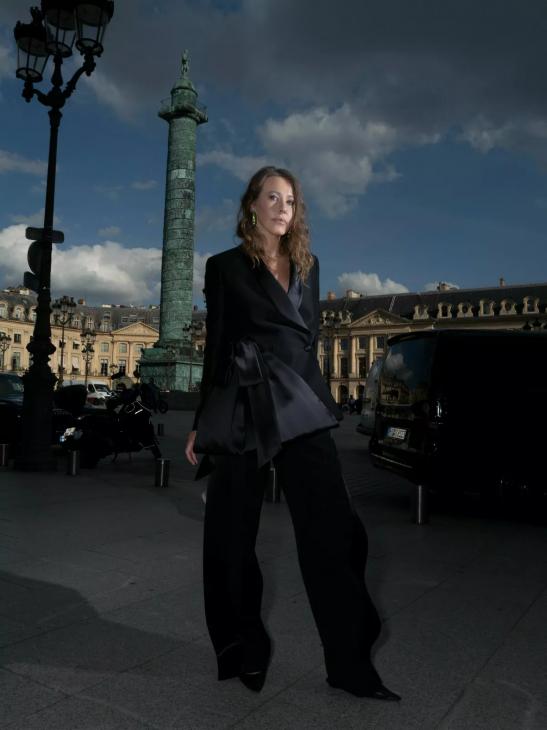 «Простой, да не простой»: Ксения Собчак в total-black на ужине Dior в Париже
«Простой, да не простой»: Ксения Собчак в total-black на ужине Dior в Париже