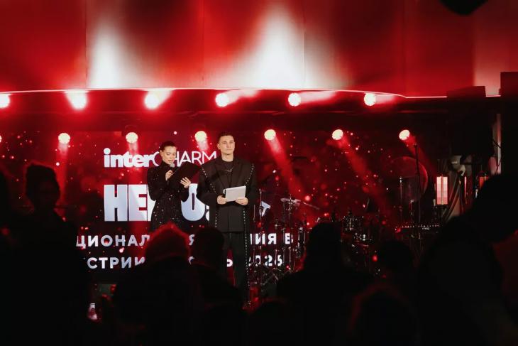 Люся Чеботина, Яна Рудковская, Елена Летучая, Дава на IV Национальной премии InterCHARM x HELLO! Awards 2026
Люся Чеботина, Яна Рудковская, Елена Летучая, Дава на IV Национальной премии InterCHARM x HELLO! Awards 2026
