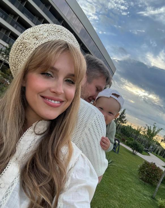 
                Елена Дудина трогательно поздравила мужа Анатолия Руденко с днём рождения: &laquo;Мой самый лучший человек&raquo;            