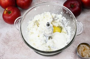 Яблоки с творогом в духовке Яблоки с творогом в духовке