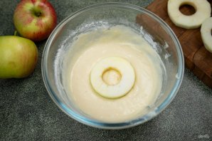 Яблоки в кляре