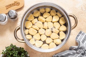Клецки из нутовой муки Клецки из нутовой муки