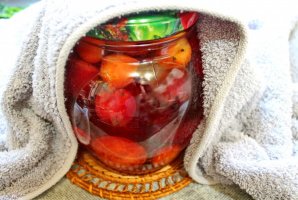 Компот из ранеток и слив Компот из ранеток и слив