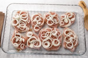 Мясо по-французски с картошкой и грибами