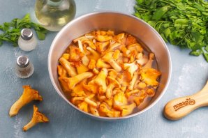 Пирог с лисичками и сыром