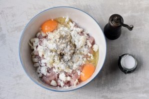 Рубленые куриные котлеты с сыром Рубленые куриные котлеты с сыром